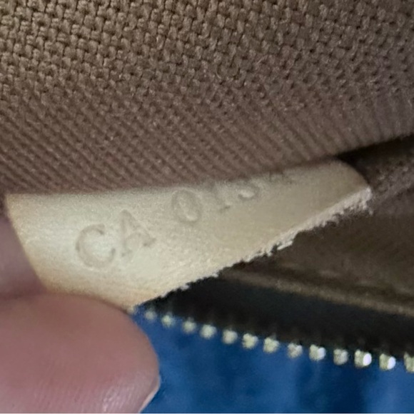 Louis Vuitton Monogram Brown Shoulder Bag - Picture 11 of 16